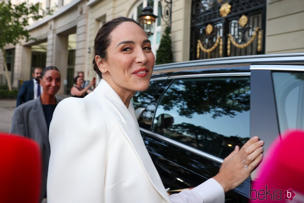 Tamara Falcó a su llegada a su fiesta preboda