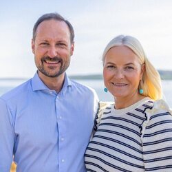 Haakon y Mette-Marit de Noruega en sus vacaciones en el norte de Noruega