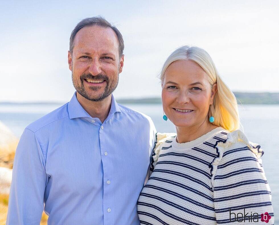 Haakon y Mette-Marit de Noruega en sus vacaciones en el norte de Noruega