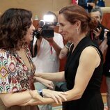 Mónica García, muy atenta con Isabel Díaz Ayuso tras sufrir un aborto