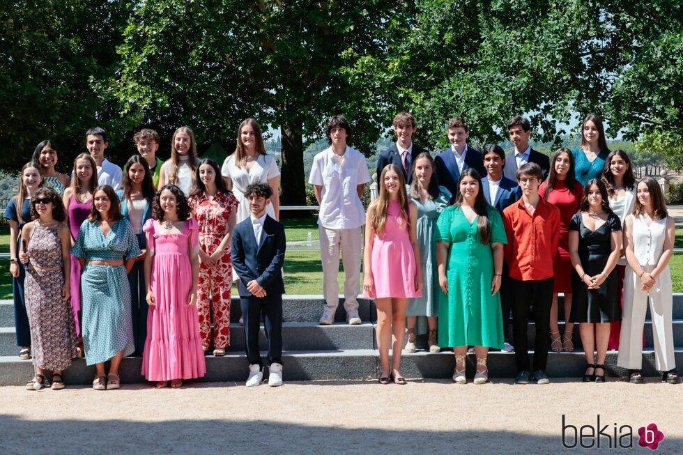 La Infanta Sofía con sus compañeros del UWC Atlantic College de Gales en La Zarzuela