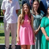 La Infanta Sofía en una audiencia a sus compañeros del UWC Atlantic College de Gales en La Zarzuela