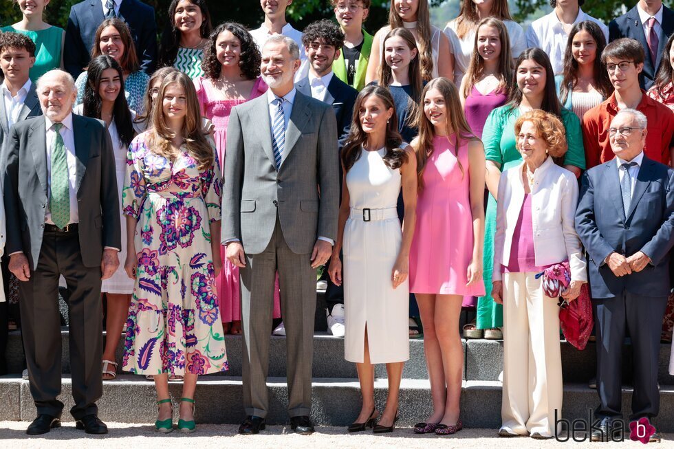 Los Reyes Felipe y Letizia y sus hijas Leonor y Sofía en la audiencia al Patronato de los Colegios del Mundo en La Zarzuela