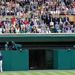 El Rey Felipe VI, Miquel Iceta y los Príncipes de Gales con sus hijos George y Charlotte y los Kent en la final de Wimbledon 2023