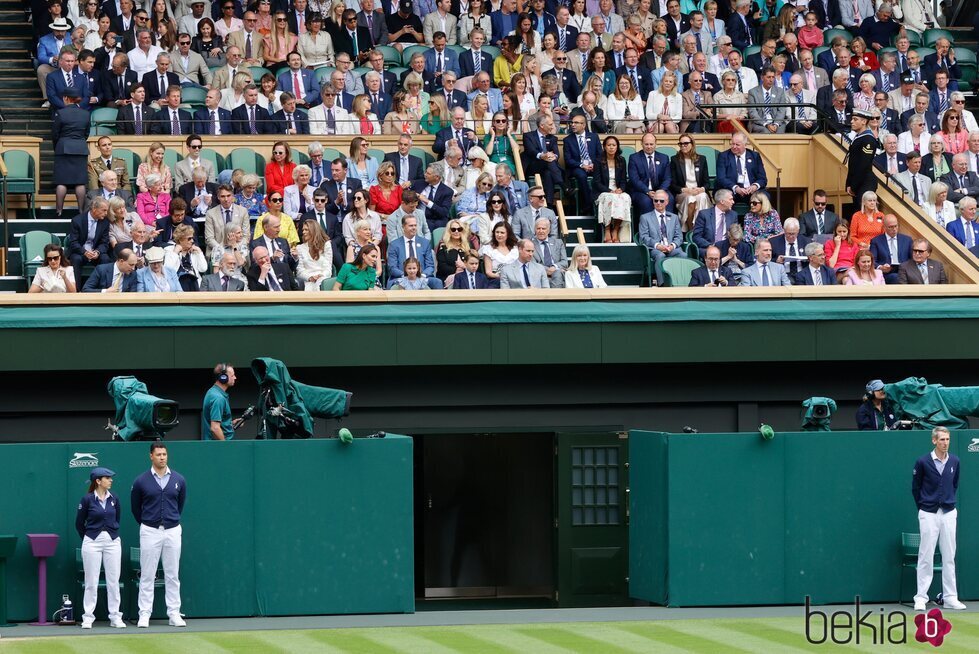 El Rey Felipe VI, Miquel Iceta y los Príncipes de Gales con sus hijos George y Charlotte y los Kent en la final de Wimbledon 2023