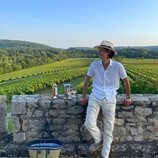 Nikolai de Dinamarca en el Castillo de Cayx durante sus vacaciones con Benedikte Thoustrup