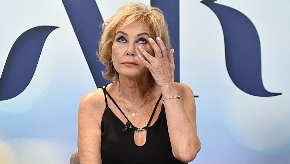 Ana Rosa Quintana, emocionada en su despedida de 'El programa de AR'