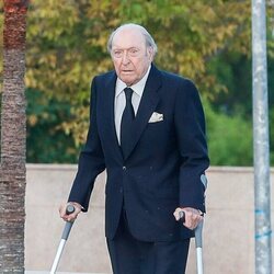 Tomás Terry llegando al tanatorio de Marta Chávarri