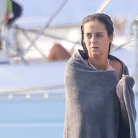 Victoria Federica, envuelta en una toalla tras darse un baño en Formentera