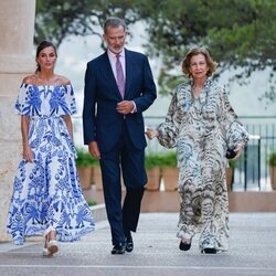 Los Reyes Felipe y Letizia y la Reina Sofía en la recepción a las autoridades y la sociedad balear en Marivent