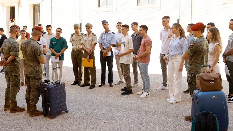 La Princesa Leonor y sus compañeros en su primer día en la Academia Militar de Zaragoza