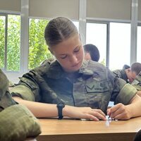 La Princesa Leonor durante una de sus primeras lecciones en la Academia de Zaragoza