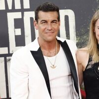 Mario Casas y Déborah François en el estreno de la película 'Mi soledad tiene alas' en Madrid