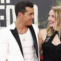 Mario Casas y Déborah François, cómplices en el estreno de la película 'Mi soledad tiene alas' en Madrid