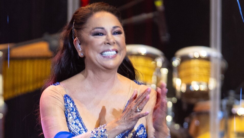 Isabel Pantoja, sonriente en su concierto en Las Palmas de Gran Canaria