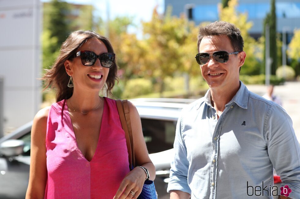 Patricia Pardo y Christian Gálvez, felices a la salida de Telecinco