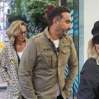 Terelu Campos con Rocío Carrasco y Fidel Albiac en el hospital visitando a María Teresa Campos