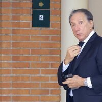 Alejandro Rubio en el tanatorio para dar el último adiós a María Teresa Campos