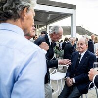 El Rey Juan Carlos y la Infanta Elena en la gala inaugural del Six Metre World en Wight