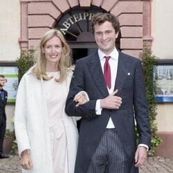 Amadeo de Bélgica y Lili Rosboch en la boda de Ferdinand de Leiningen y Victoria Luisa de Prusia 