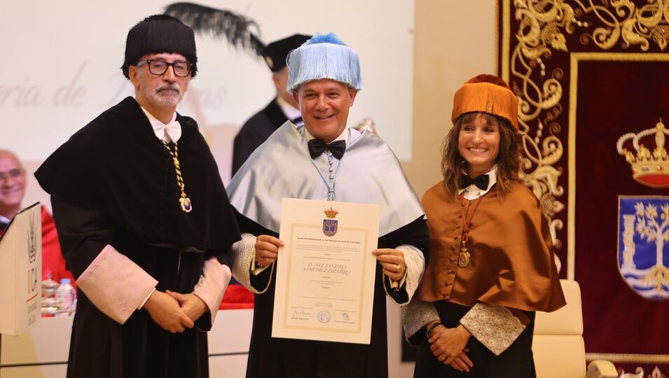 Alejandro Sanz, investido Doctor Honoris Causa