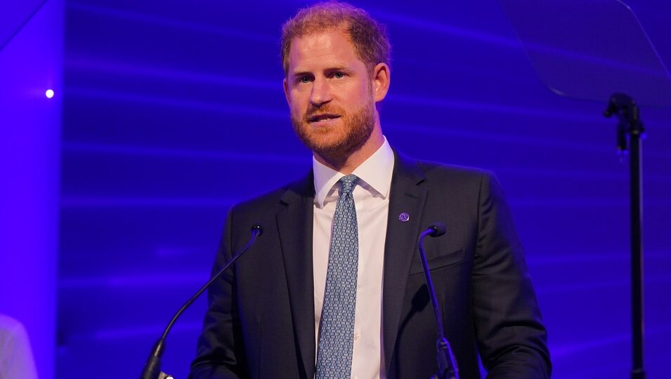 El Príncipe Harry pronuncia unas palabras en los Premios WellChild 2023 en Londres