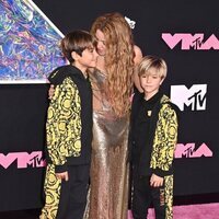 Shakira, muy cariñosa con sus hijos en los MTV Video Music 2023