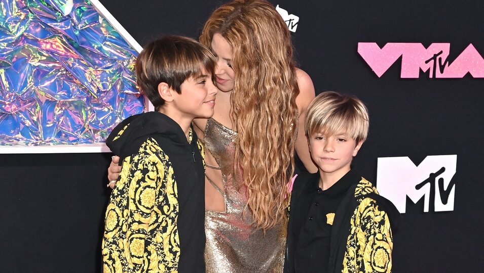 Shakira, muy cariñosa con sus hijos en los MTV Video Music 2023