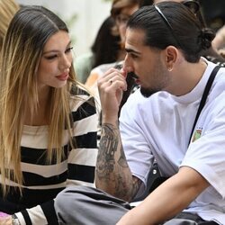 Alejandra Rubio, feliz en un desfile con su ex Carlos Agüera