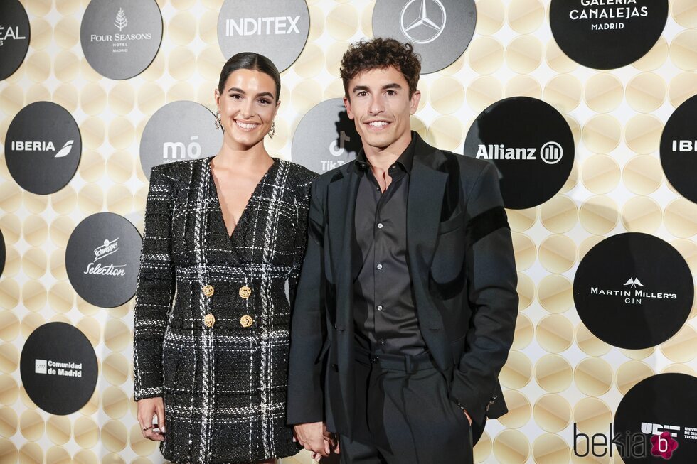 Marc Márquez y Gemma Pinto en la Mercedes Benz Fashion Week