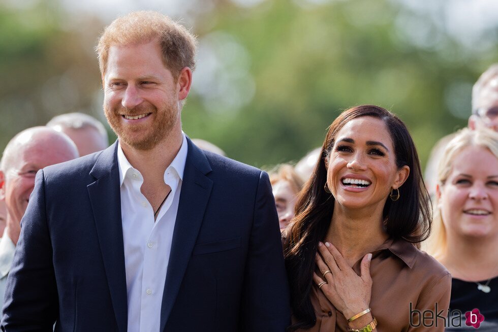 El Príncipe Harry y Meghan Markle, muy sonrientes en los Invictus Games 2023 de Düsseldorf