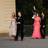 Magdalena de Suecia y Chris O'Neill, Carlos Felipe y Sofia de Suecia y Estelle y Oscar de Suecia en la ópera por el Jubileo de Carlos Gustavo de Suecia