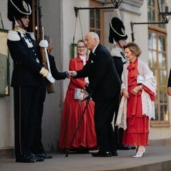 Harald y Sonia de Noruega en la ópera por el Jubileo de Carlos Gustavo de Suecia