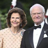 Los Reyes Carlos Gustavo y Silvia de Suecia en la ópera por el Jubileo de Carlos Gustavo de Suecia