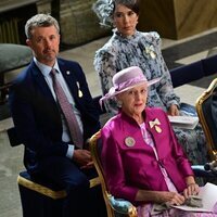 Margarita de Dinamarca y Federico y Mary de Dinamarca en el Te Deum por el Jubileo de Carlos Gustavo de Suecia