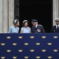 Carlos Gustavo y Silvia de Suecia con sus hijos y Daniel de Suecia en el Jubileo de Carlos Gustavo de Suecia