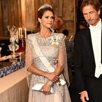 Magdalena de Suecia con vestido de Jenny Packham y la Tiara Fringe Moderna en la cena por el Jubileo de Carlos Gustavo de Suecia