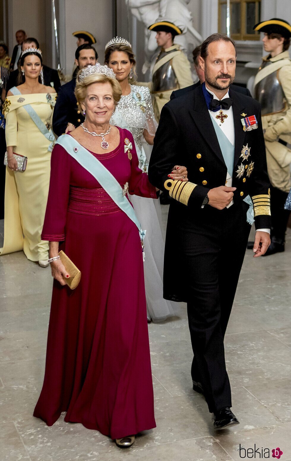 Ana María de Grecia y Haakon de Noruega en la cena por el Jubileo de Carlos Gustavo de Suecia