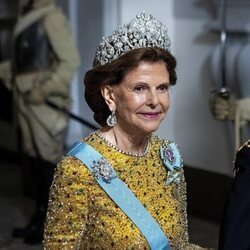 Silvia de Suecia con la Tiara Braganza en la cena por el Jubileo de Carlos Gustavo de Suecia