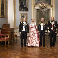 El Presidente de Finlandia, la Reina de Dinamarca, el Rey de Suecia, el Rey de Noruega y el Presidente islandés en el Jubileo de Carlos Gustavo de Suecia