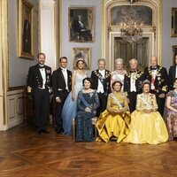 La Familia Real Sueca, la Familia Real Danesa y la Familia Real Noruega con los Presidentes de Islandia y Finlandia en el Jubileo del Rey de Suecia