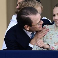 Daniel de Suecia y su hija Estelle de Suecia en el concierto por el Jubileo de Carlos Gustavo de Suecia