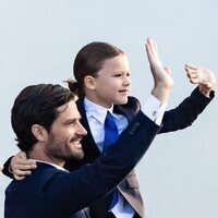 Carlos Felipe de Suecia y su hijo Alexander de Suecia en el concierto por el Jubileo de Carlos Gustavo de Suecia