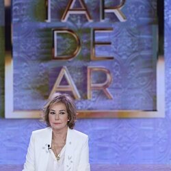 Ana Rosa Quintana presentando el primer programa de 'TardeAR'