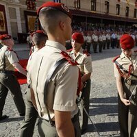 La Princesa Leonor con el sable durante la ceremonia en Zaragoza