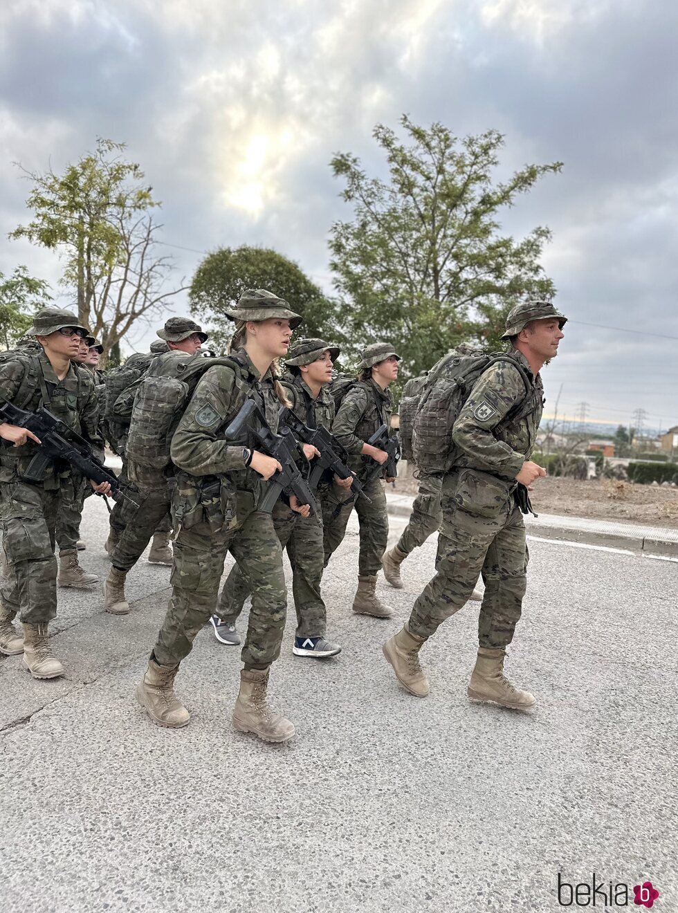 La Princesa Leonor en sus maniobras militares con sus compañeros de la Academia General Militar