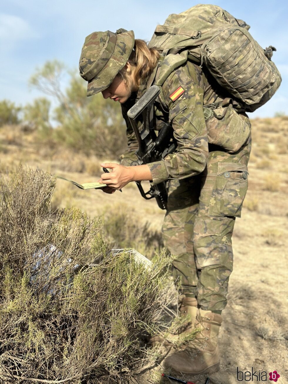 La Princesa Leonor con uniforme militar en sus maniobras militares en la Academia General Militar