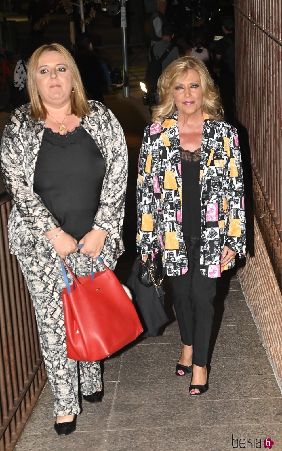 Pilar Vidal y Lydia Lozano en el funeral de María Teresa Campos en Madrid