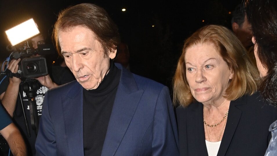 Raphael y Natalia Figueroa en el funeral de María Teresa Campos