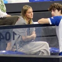 Pablo Urdangarin y Johanna Zott en un partido de balonmano